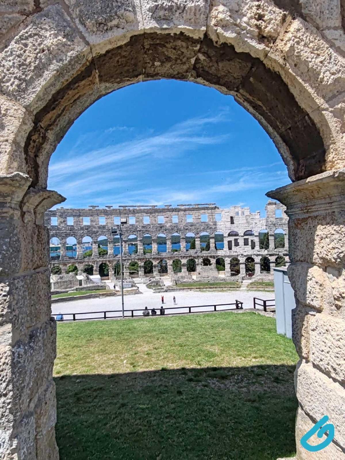 Arena Parkside Residence Pola Esterno foto